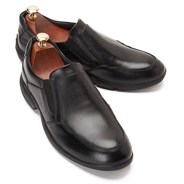 Vatrina Genuine Leather Moc Toe Loafer - Black