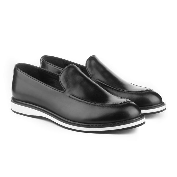 Vatrina Genuine Leather Moc Toe Loafers - Black
